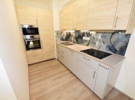 Nový byt 3+kk/lodžie,komora,uzamykatelné garáž.stání, 75,9 m2, ul. Petrohradská, P10 – Vršovice